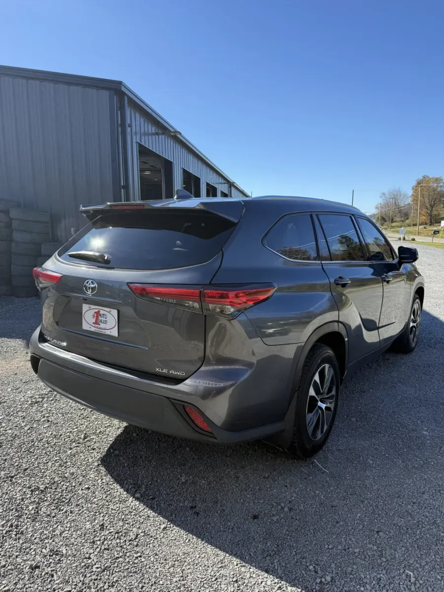 More photos of 2021 Toyota Highlander XLE AWD at Number One Auto Sales, WV
