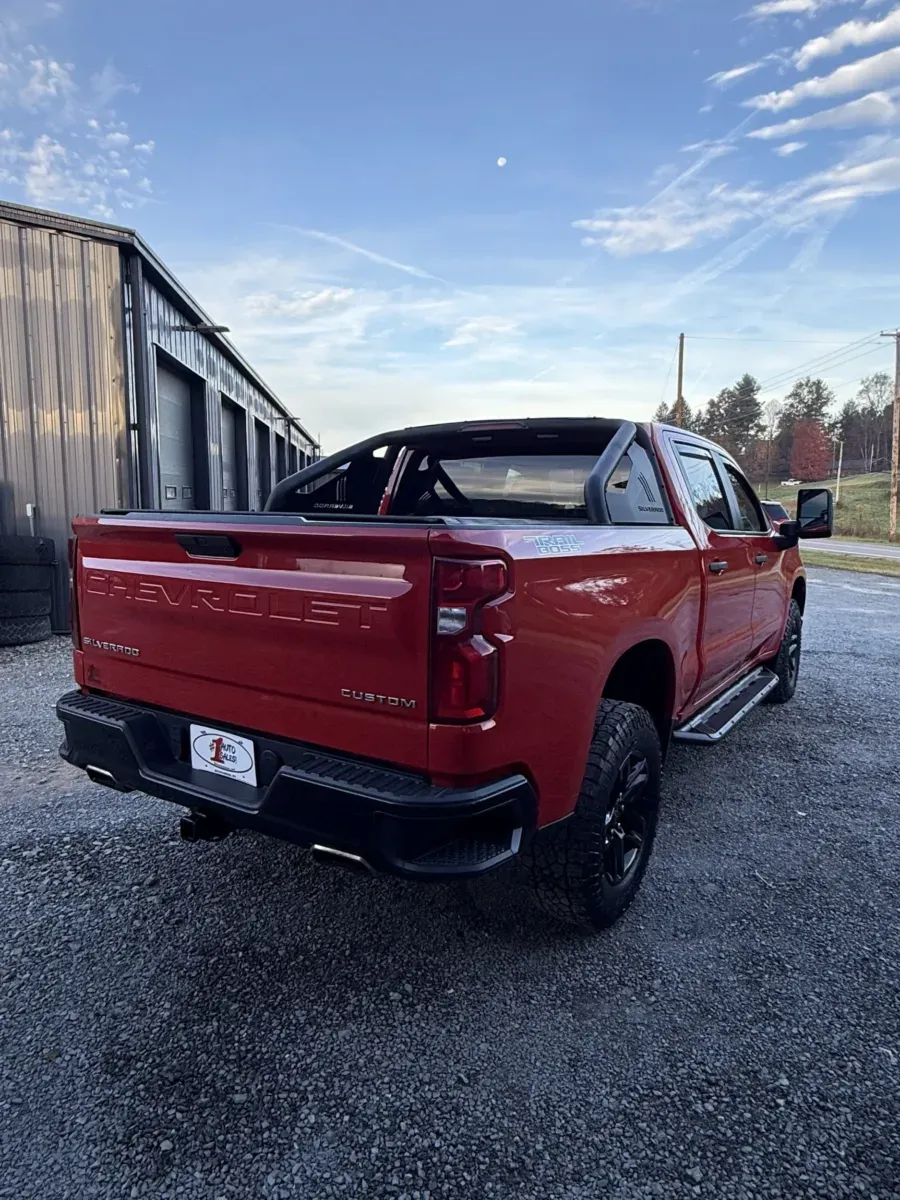 More photos of 2019 Chevrolet Silverado 1500 Trail Boss Z-71 Crew Cab 4x4 at Number One Auto Sales, WV