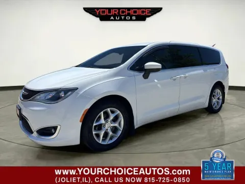 White 2017 Chrysler Pacifica Touring Plus for sale in Waukegan, IL