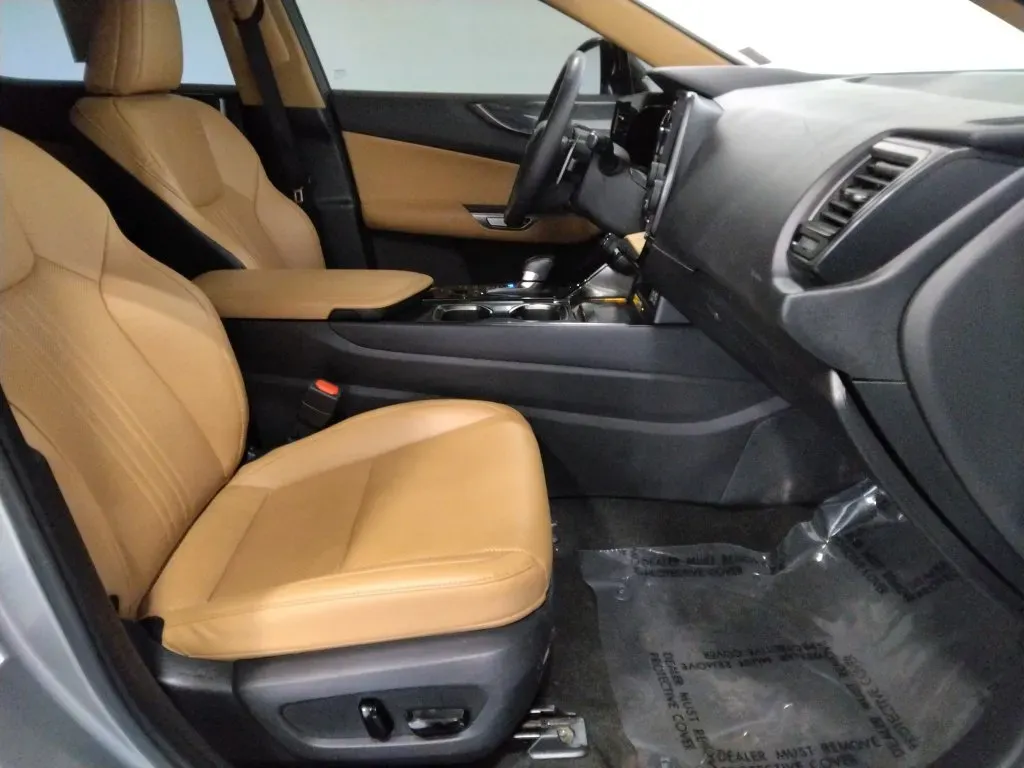 Lexus NX photo 45