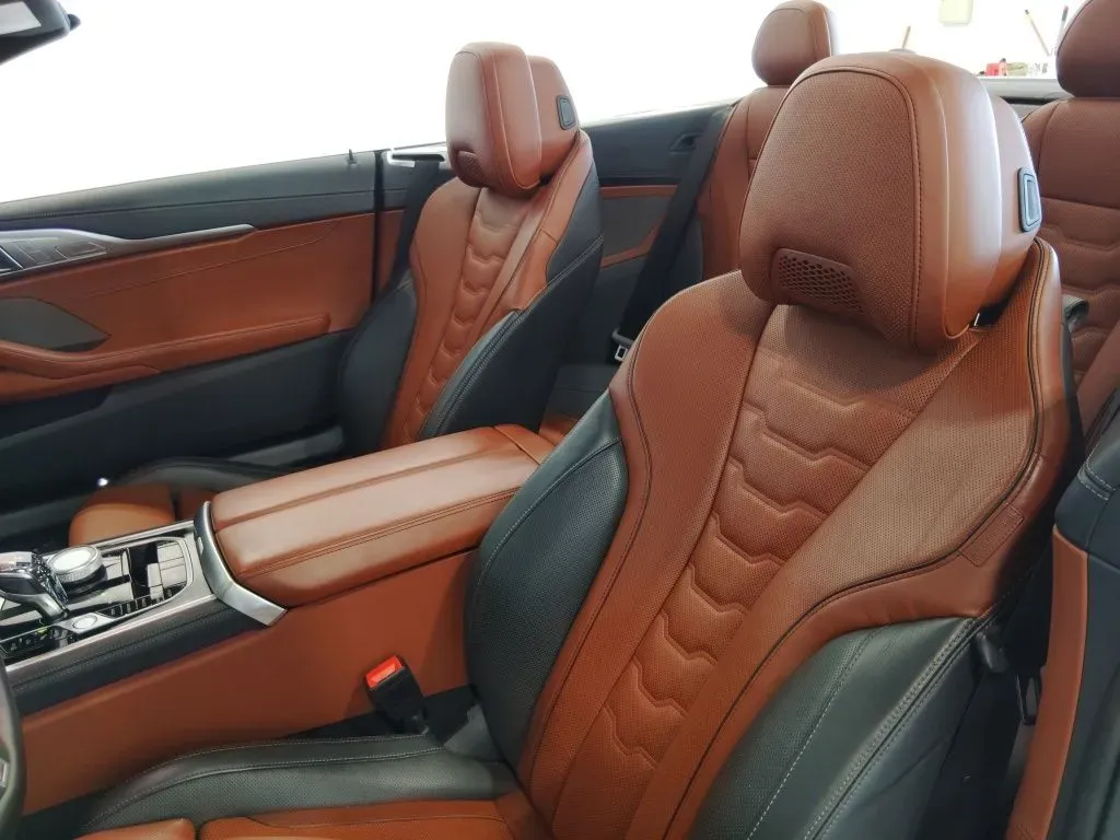 2024 BMW 8 Series M850i - Photo 32