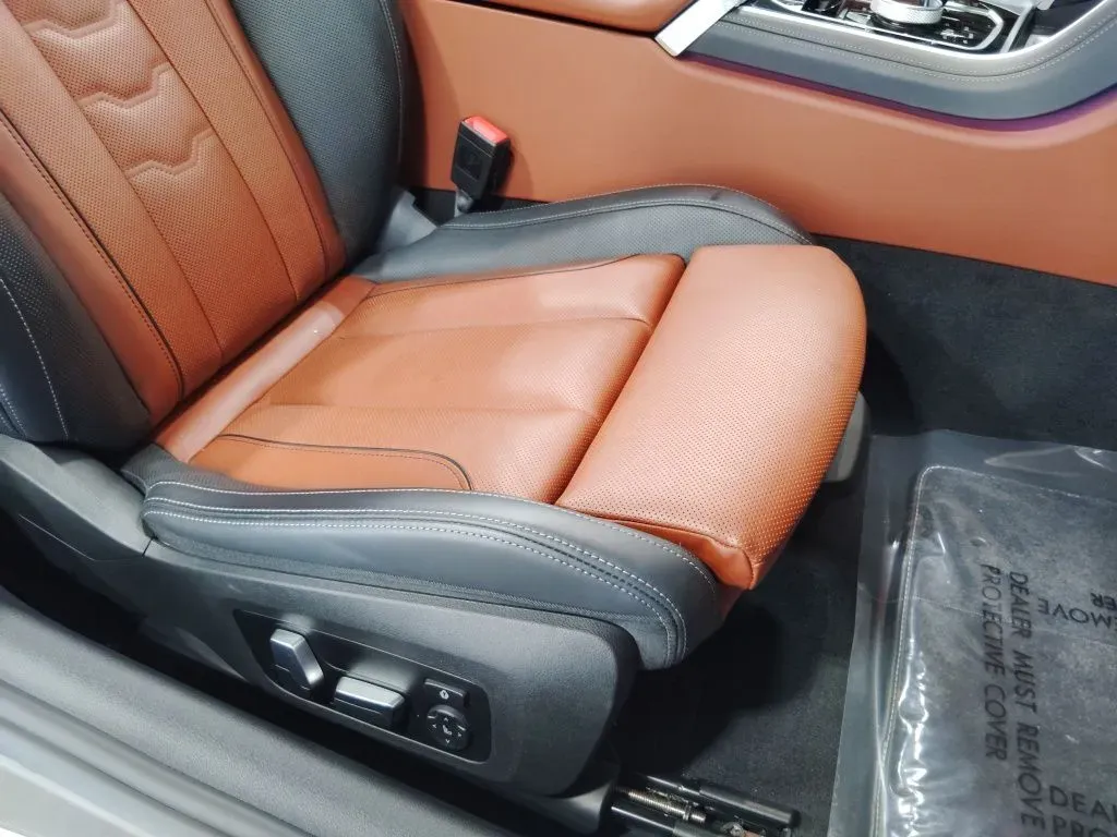 2024 BMW 8 Series M850i - Photo 37