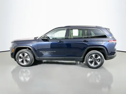 More photos of 2022 Jeep Grand Cherokee 4xe at Clement Supercenter, MO