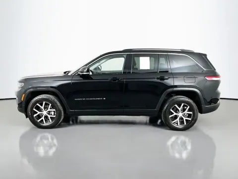 More photos of 2023 Jeep Grand Cherokee Limited at Clement Supercenter, MO