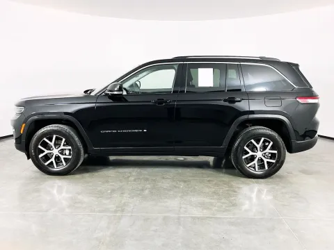 More photos of 2023 Jeep Grand Cherokee Limited at Clement Supercenter, MO
