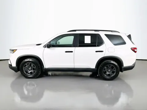 More photos of 2025 Honda Pilot TrailSport at Clement Supercenter, MO