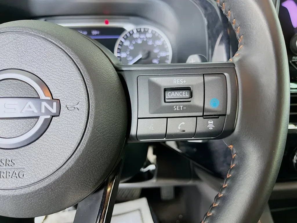 Nissan Pathfinder photo 14