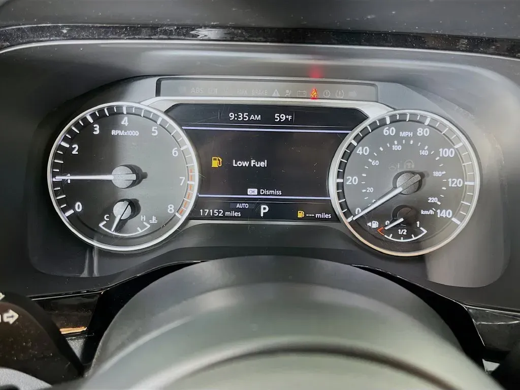 Nissan Pathfinder photo 16