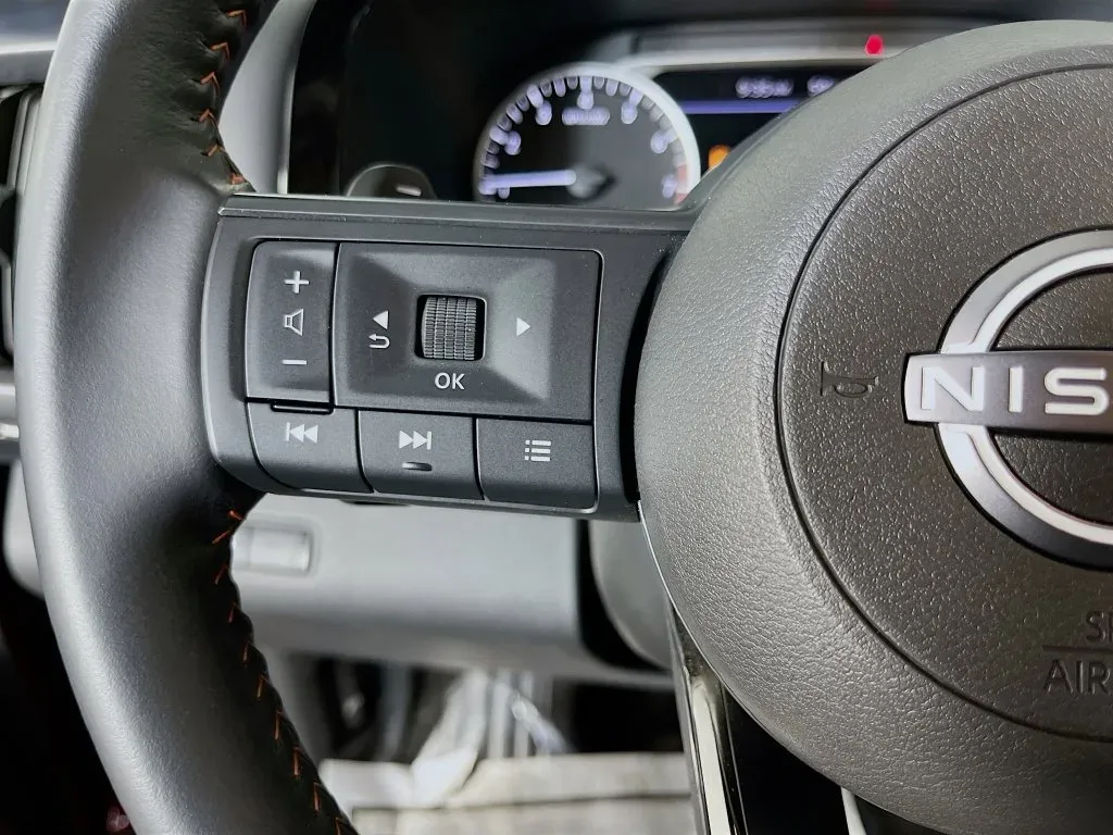 Nissan Pathfinder photo 13