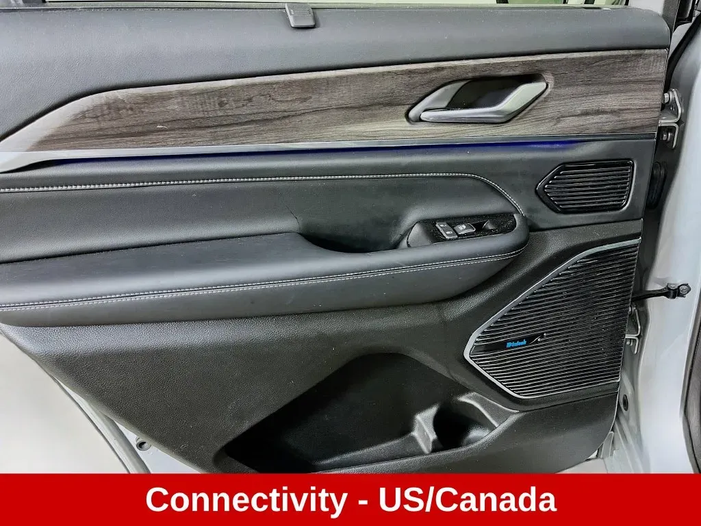 Jeep Grand Cherokee L photo 35