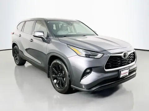 Another view of 2023 Toyota Highlander LE for sale in St. Charles, MO at Clement Supercenter
