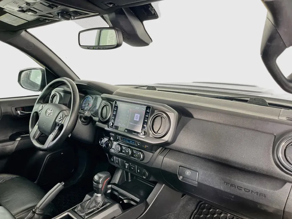 Toyota Tacoma photo 29