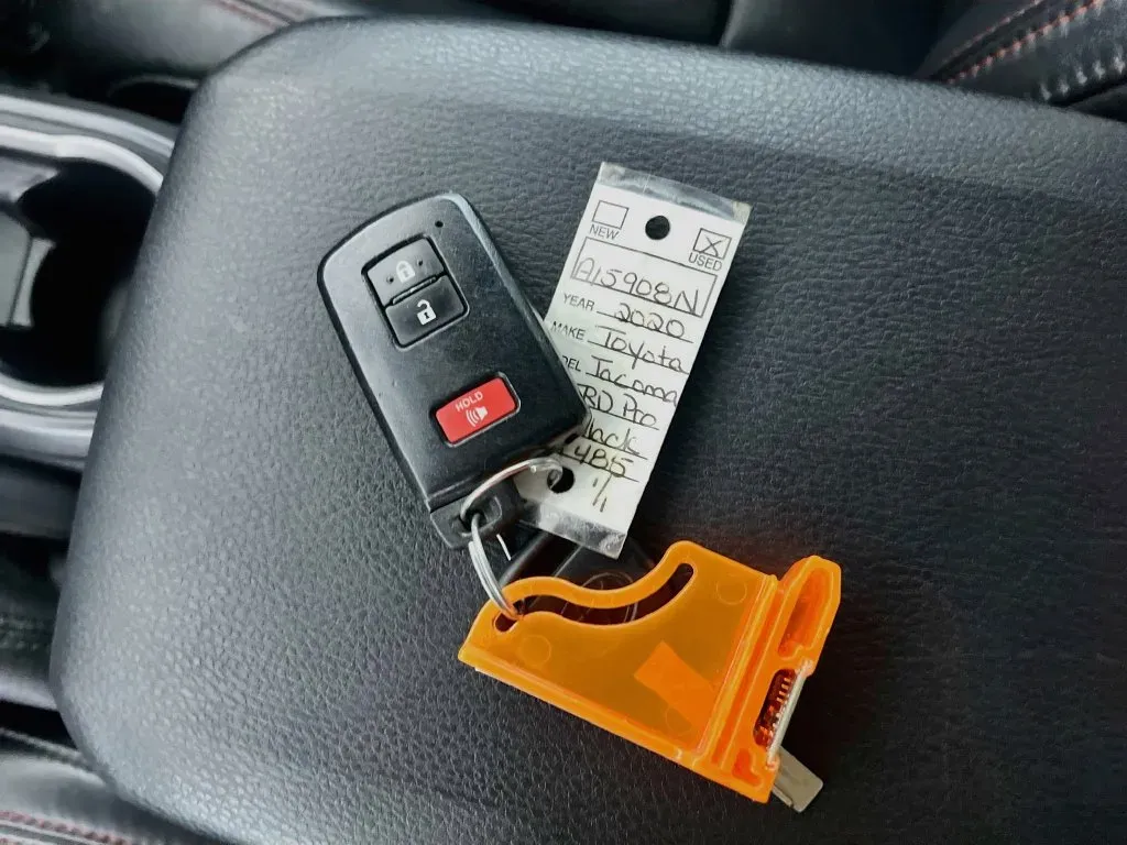 Toyota Tacoma photo 18