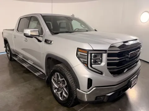 More photos of 2022 GMC Sierra 1500 SLT at Clement Supercenter, MO