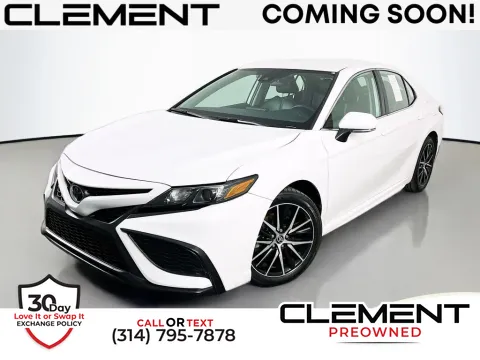 White 2022 Toyota Camry SE for sale in St. Charles, MO