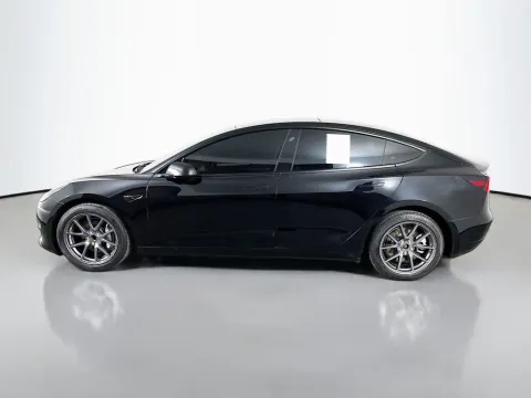 More photos of 2023 Tesla Model 3 at Clement Supercenter, MO