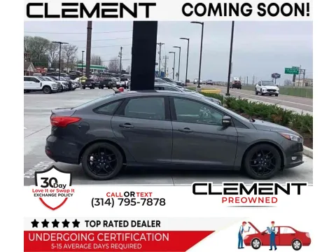 Gray 2016 Ford Focus SE for sale in St. Charles, MO