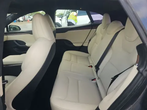 More photos of 2022 Tesla Model S at Clement Supercenter, MO