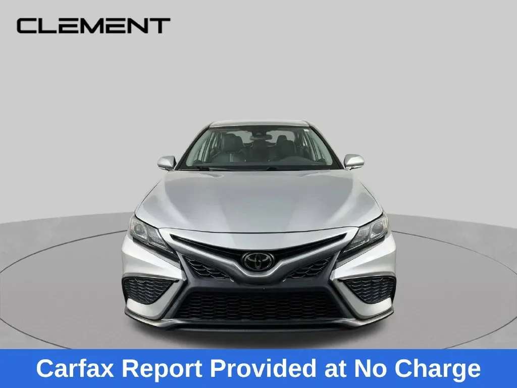 Toyota Camry photo 2
