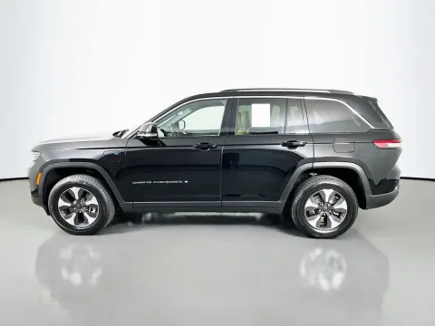 More photos of 2022 Jeep Grand Cherokee 4xe at Clement Supercenter, MO