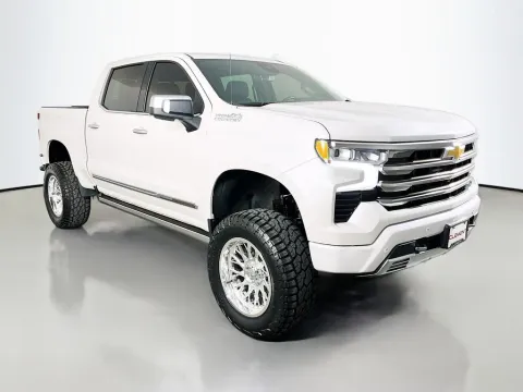 Another view of 2022 Chevrolet Silverado 1500 High Country for sale in St. Charles, MO at Clement Supercenter