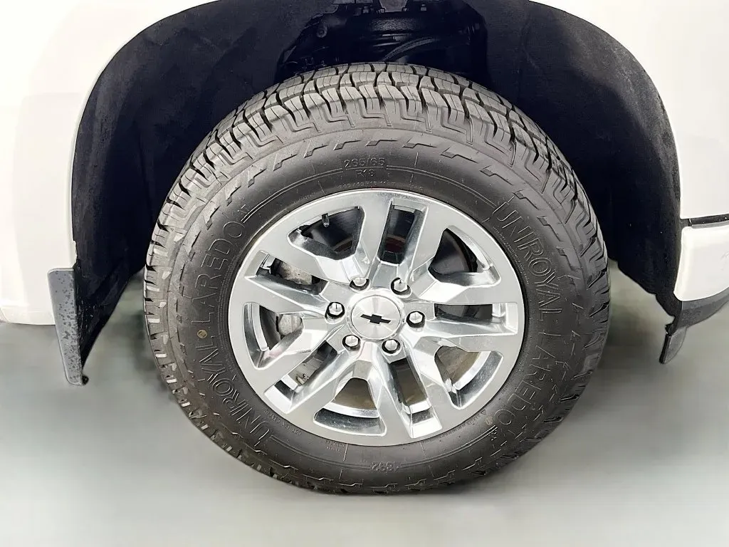 Chevrolet Silverado photo 35