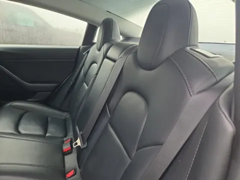 More photos of 2021 Tesla Model 3 Standard Range Plus at Clement Supercenter, MO