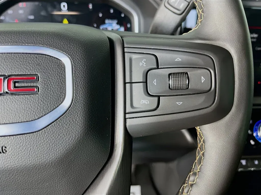 GMC Sierra photo 15