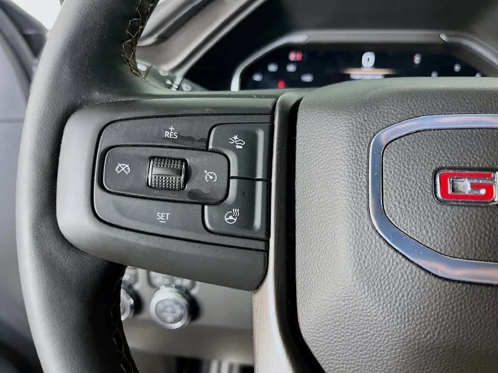 GMC Sierra photo 14