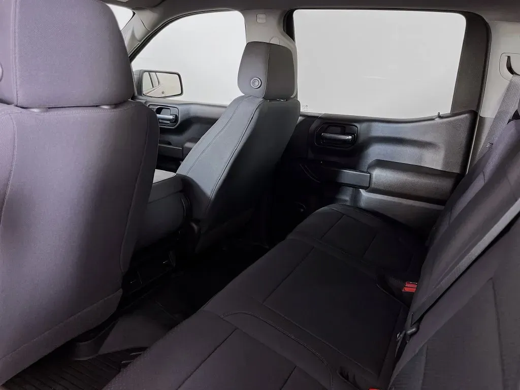 Chevrolet Silverado photo 27