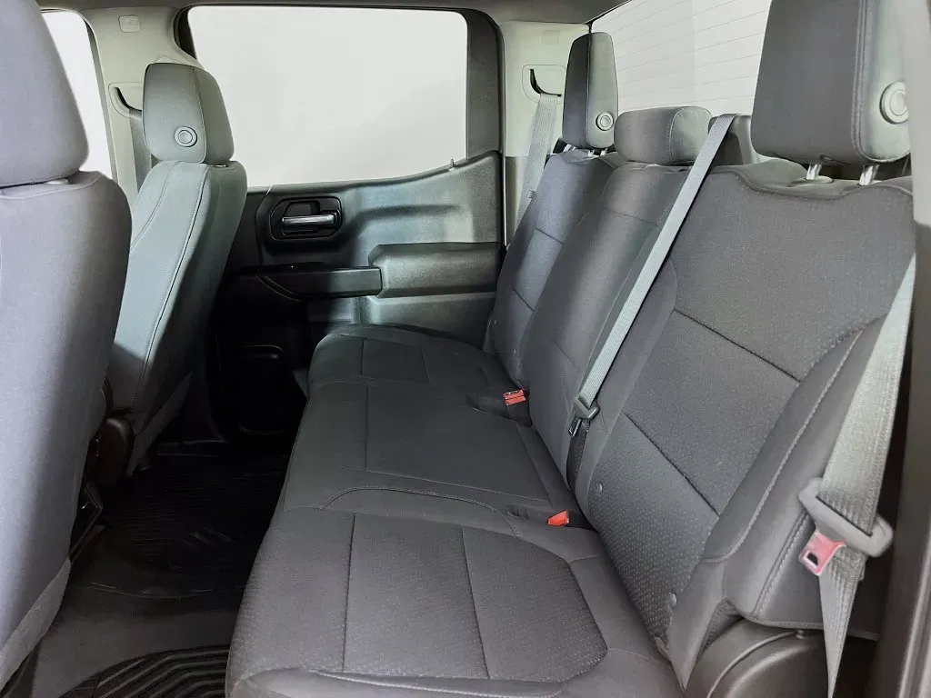 Chevrolet Silverado photo 26