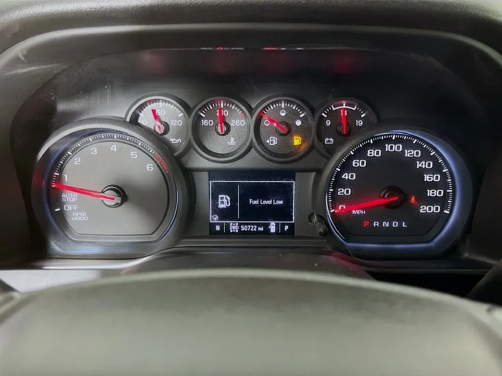 Chevrolet Silverado photo 15