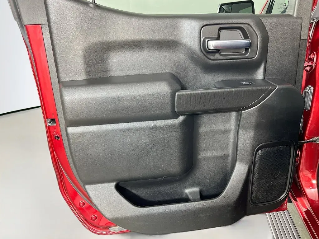Chevrolet Silverado photo 25