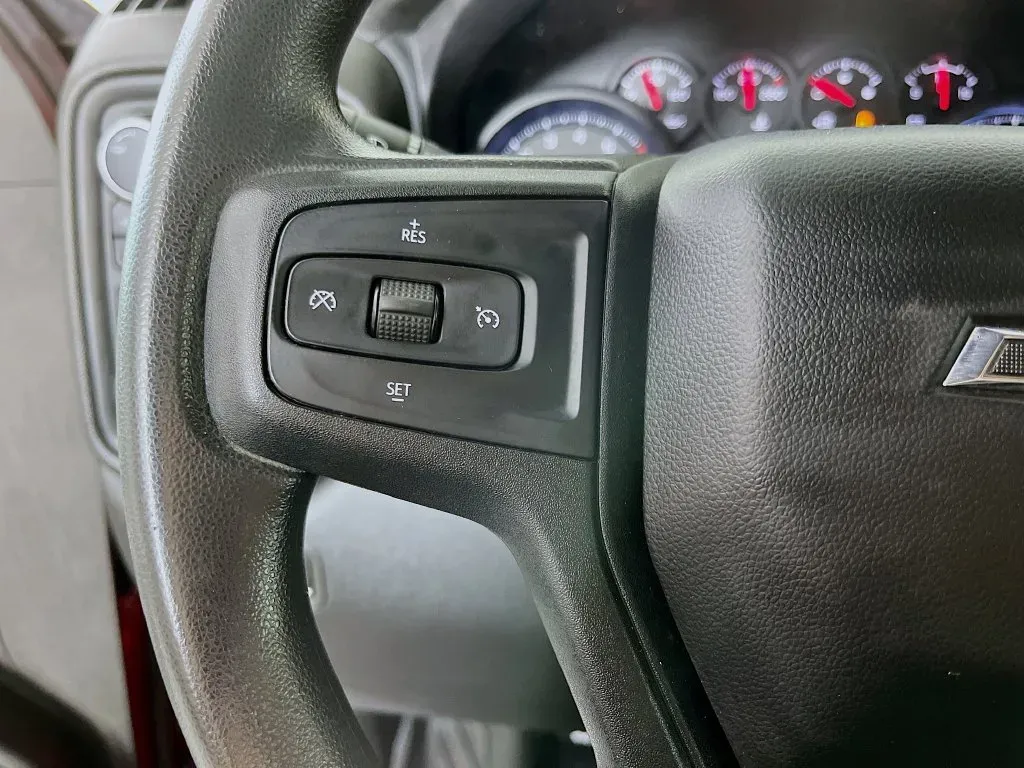 Chevrolet Silverado photo 14