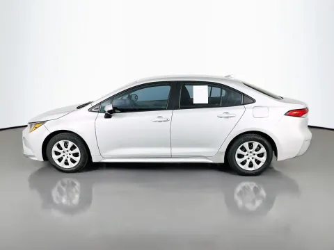More photos of 2022 Toyota Corolla LE at Clement Supercenter, MO