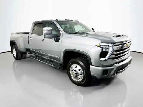 More photos of 2025 Chevrolet Silverado 3500HD High Country at Clement Supercenter, MO