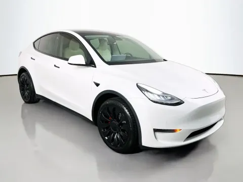 More photos of 2021 Tesla Model Y Long Range at Clement Supercenter, MO