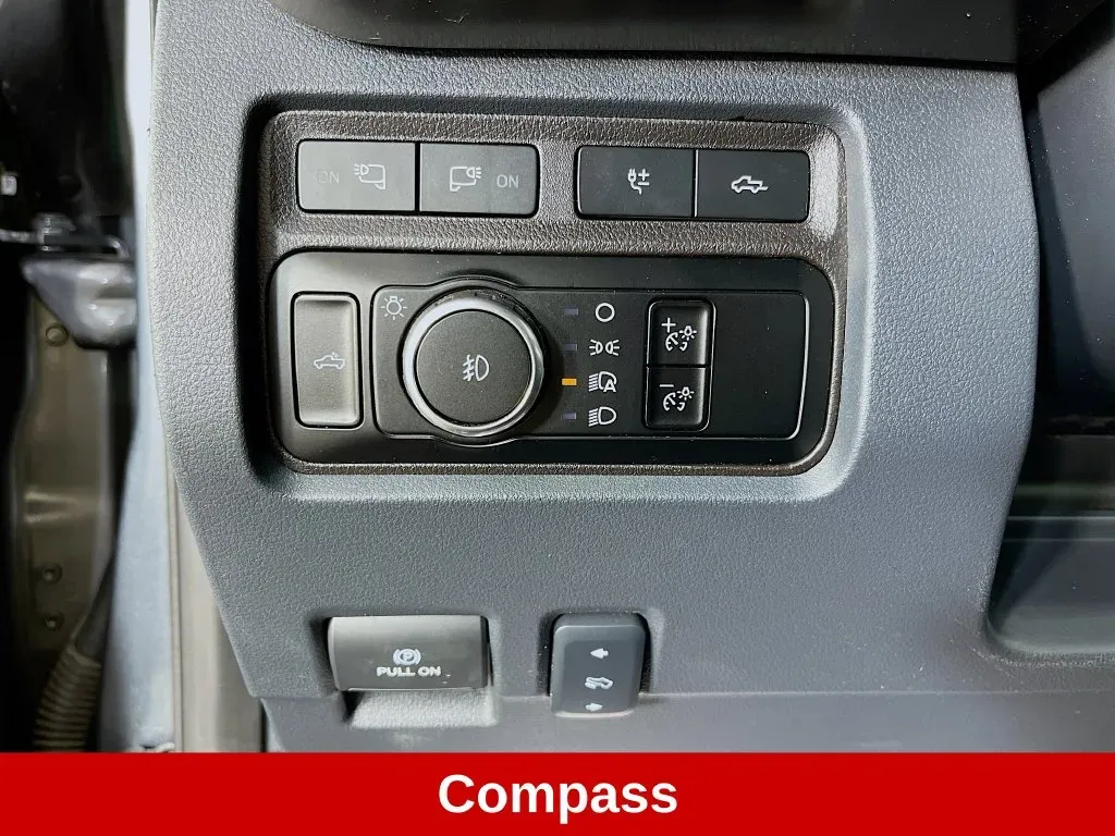 Ford F-250SD photo 11