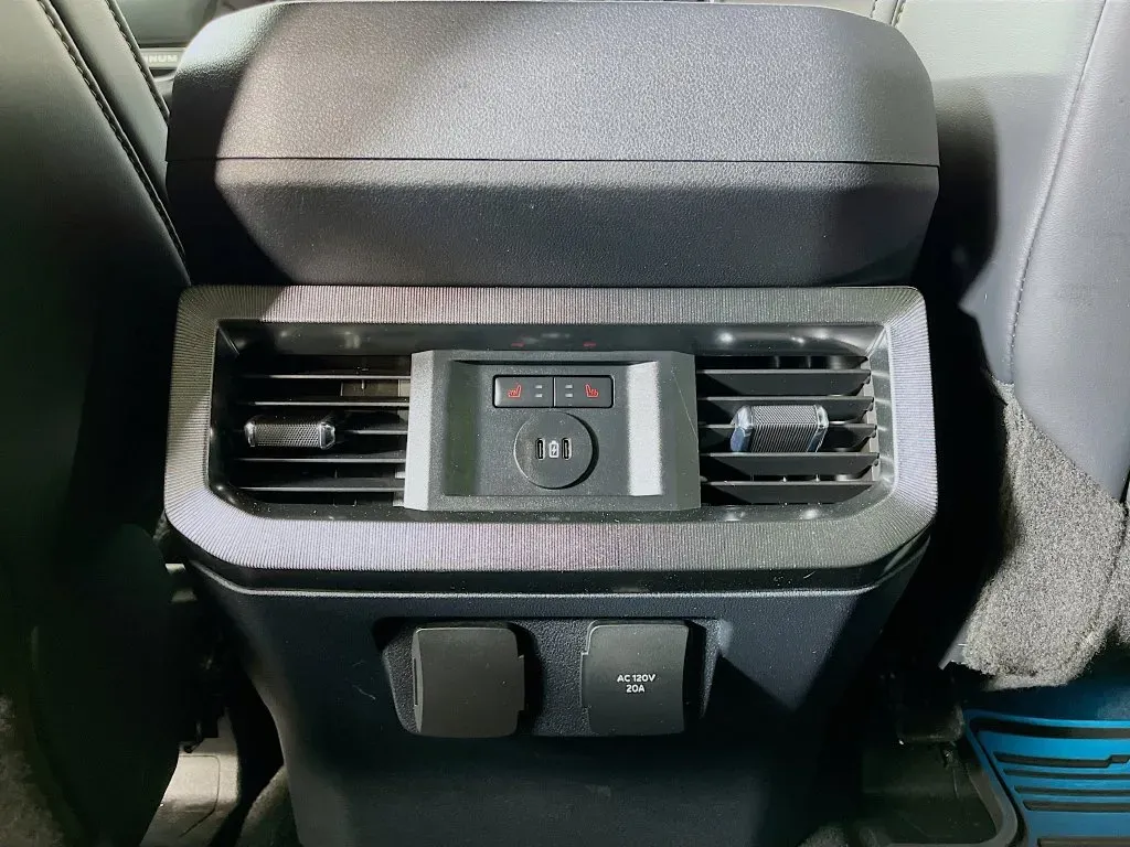 Ford F-250SD photo 36