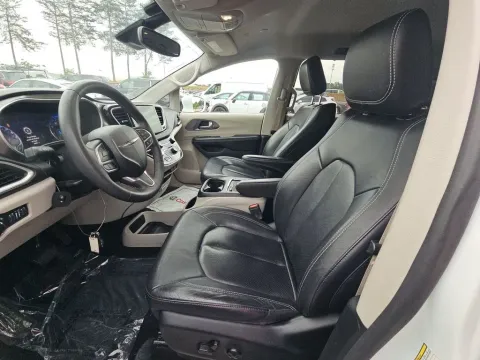 Another view of 2022 Chrysler Pacifica Touring L for sale in St. Charles, MO at Clement Supercenter