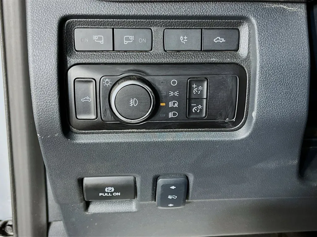 Ford F-450SD photo 12
