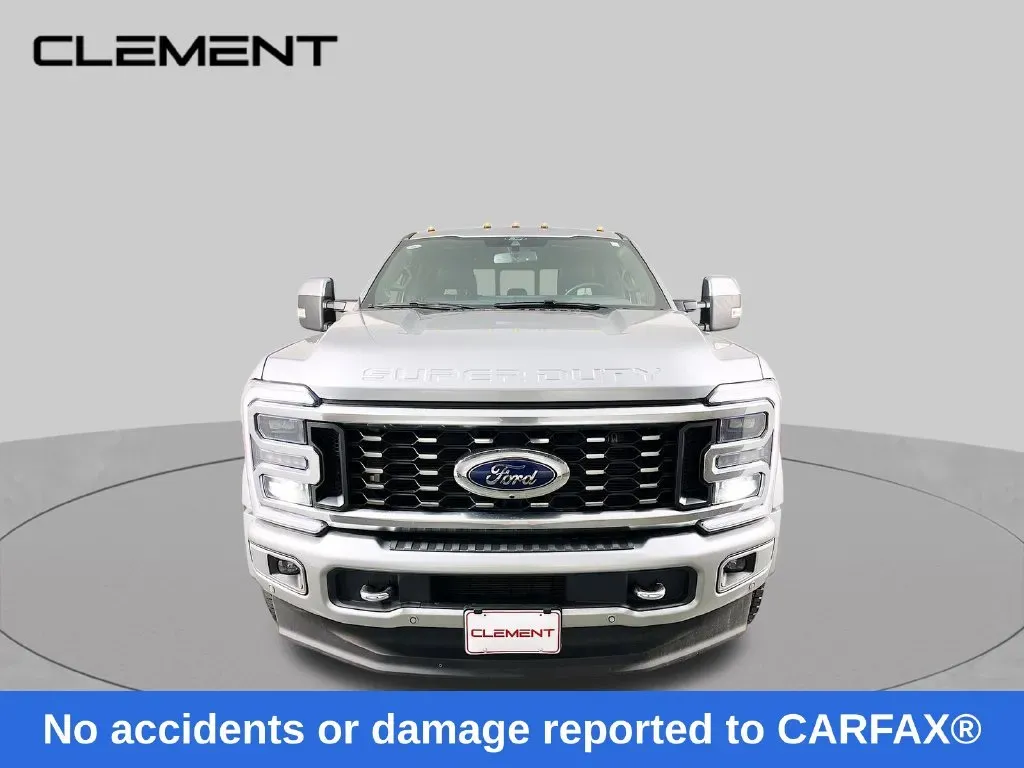 Ford F-450SD photo 2