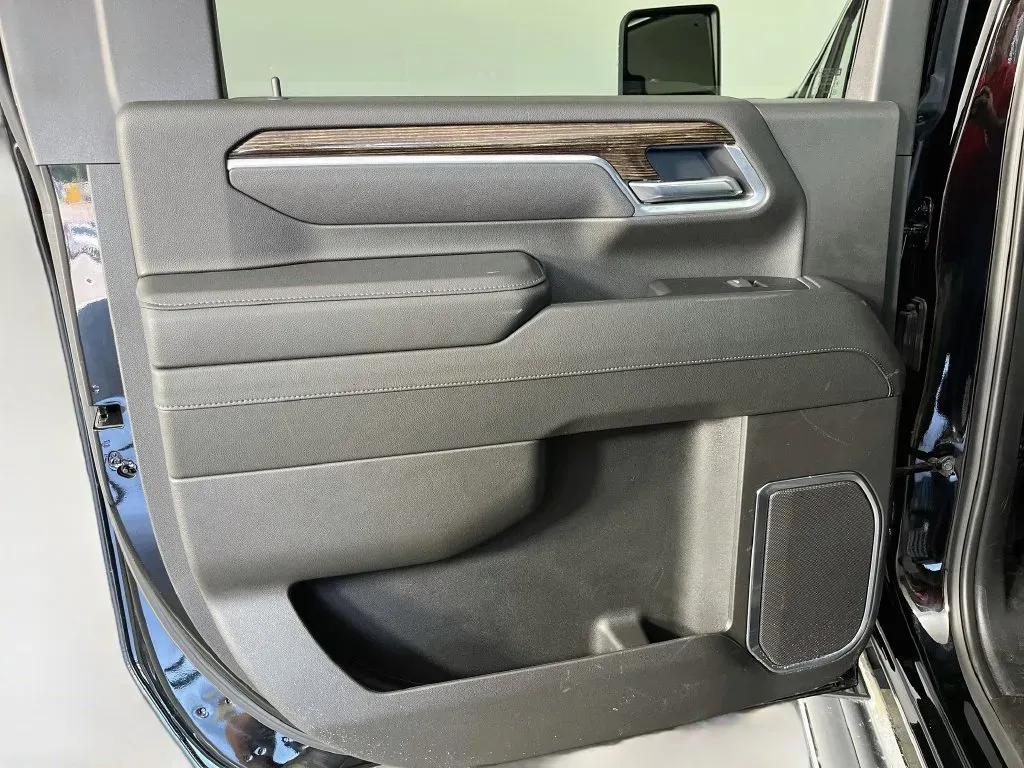 GMC Sierra photo 27