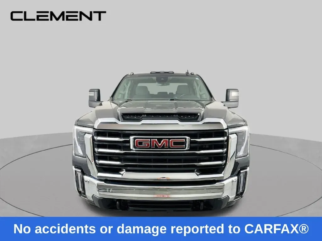 GMC Sierra photo 2
