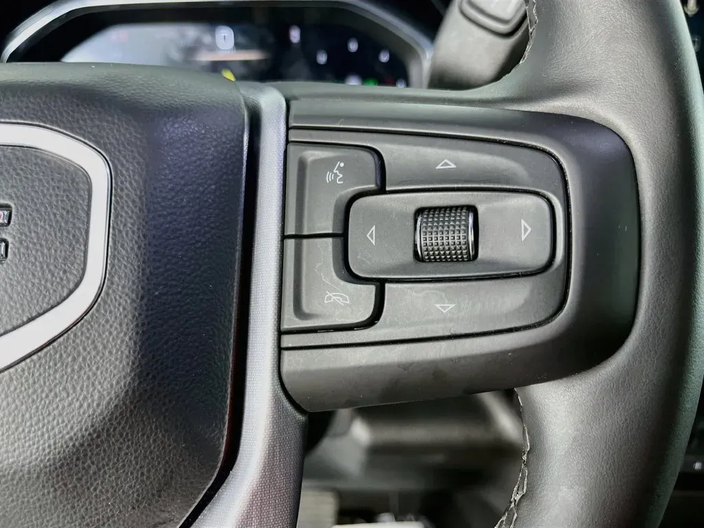 GMC Sierra photo 15