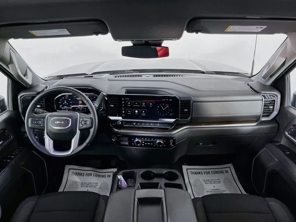 GMC Sierra photo 10