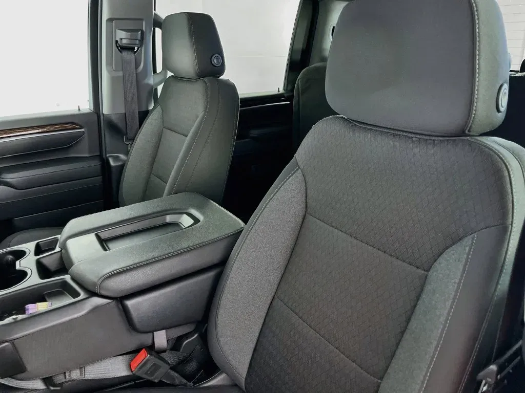 GMC Sierra photo 26