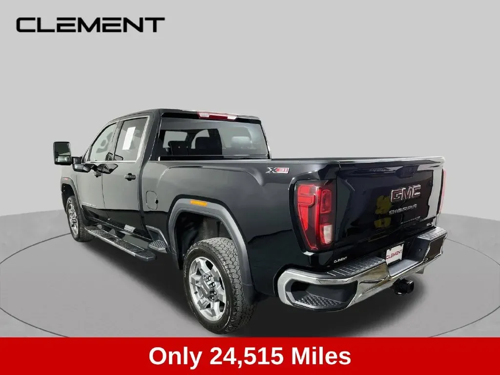 GMC Sierra photo 8