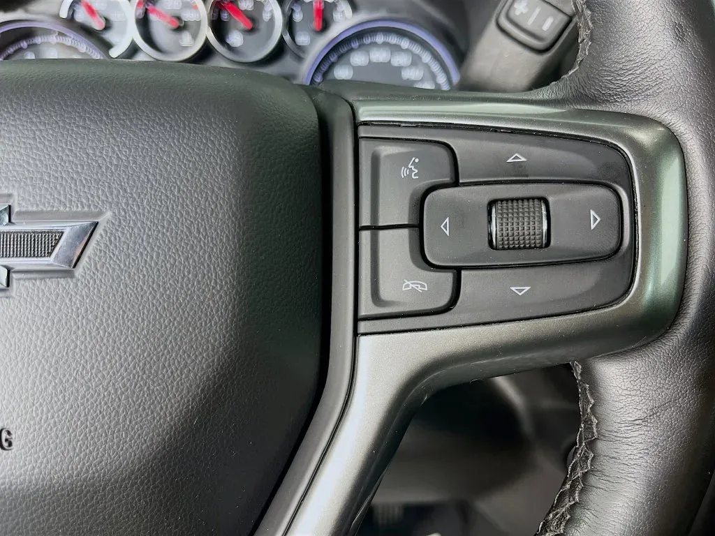 Chevrolet Silverado photo 15