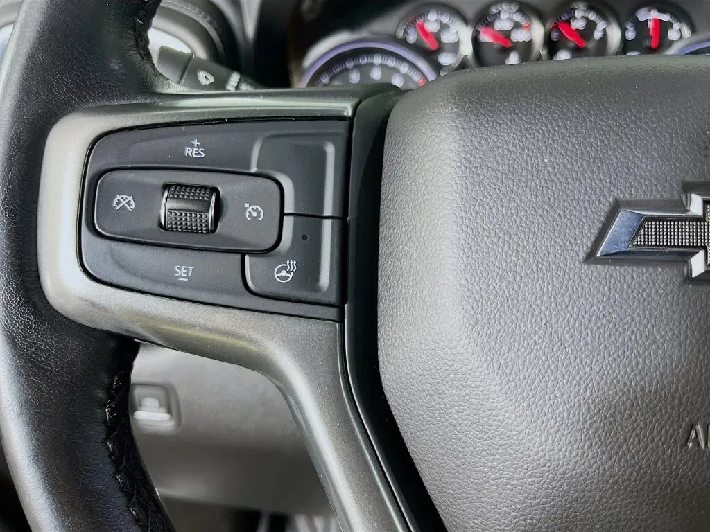 Chevrolet Silverado photo 14